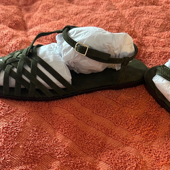 Women's olive green fisherman sandals. Suede. - Picture 6 of 8